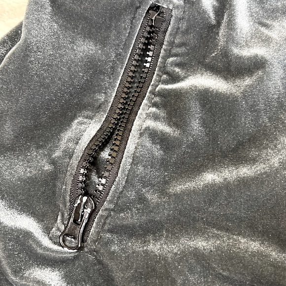 SASKI Collection Shiny Gray Full Zip Velour Athletic Jacket - Size Medium - Picture 7 of 10